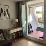 Apartment En Bord De Mer, A *
